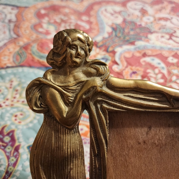 Vintage Art Nouveau Brass Picture Frame, Woman Holding Frame - Picture 3 of 10